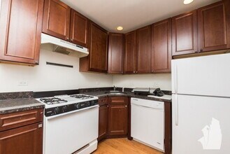 1249 W Henderson St in Chicago, IL - Foto de edificio - Building Photo