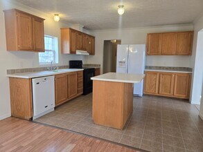 18237 Loyalty Ln in St. Robert, MO - Building Photo - Building Photo