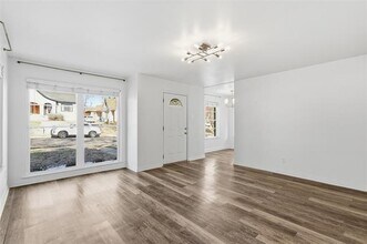 6914 San Mateo Blvd in Dallas, TX - Building Photo - Building Photo