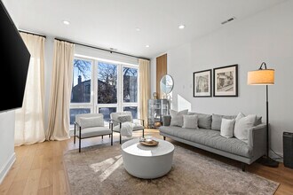 2650 W Cortez St, Unit 2 in Chicago, IL - Foto de edificio - Building Photo