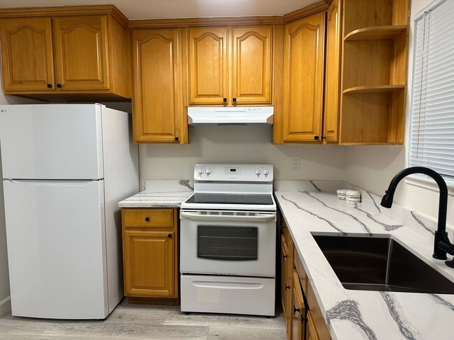 5200 Snow Dr in San Jose, CA - Building Photo - Building Photo