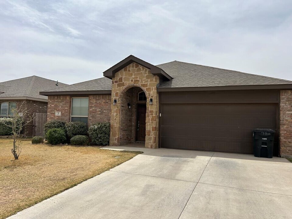 7 Glass Ranch Rd, Unit 0804 in Odessa, TX - Building Photo