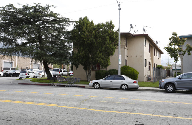 2136 Floyd St in Burbank, CA - Building Photo - Building Photo