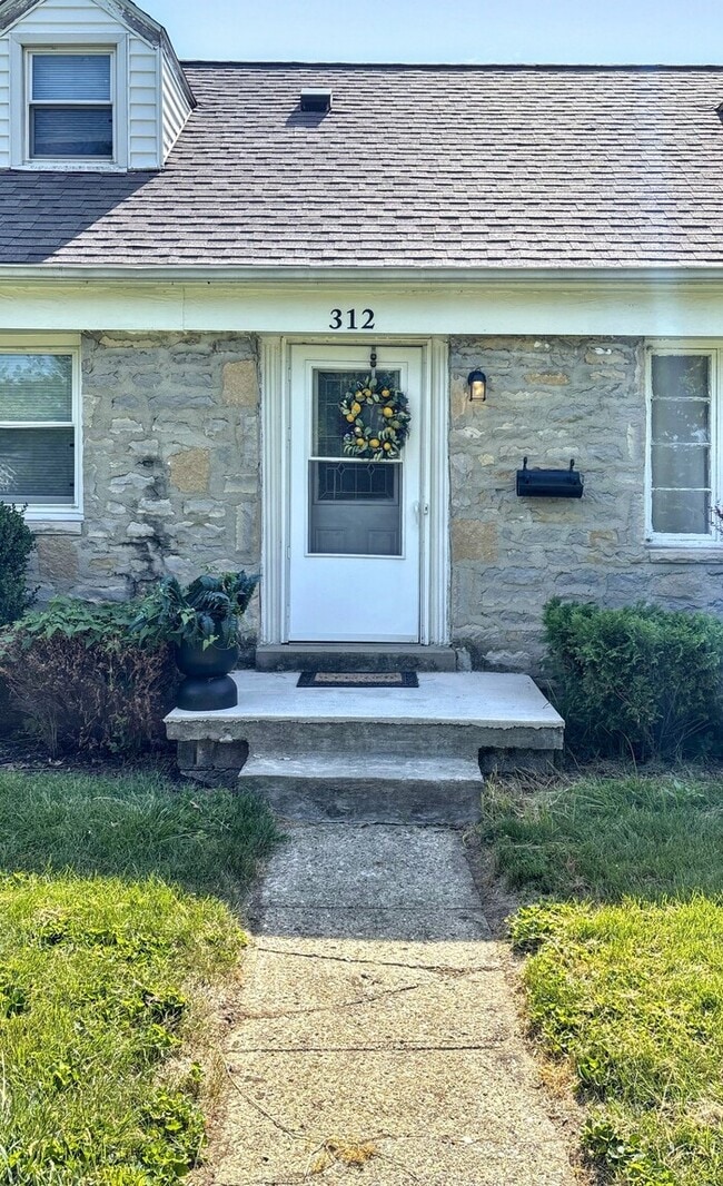 property at 312 Robinwood Ave