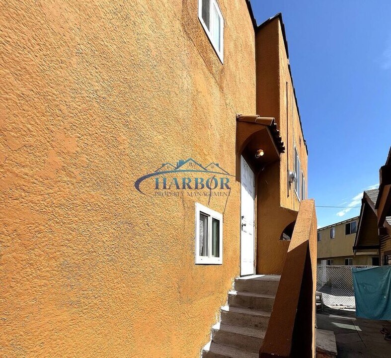 1273 Chestnut Ave in Long Beach, CA - Building Photo