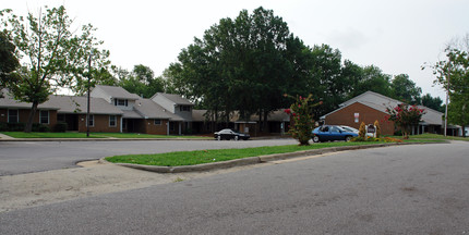 Birchwood Apartments in Raleigh, NC - Building Photo - Building Photo