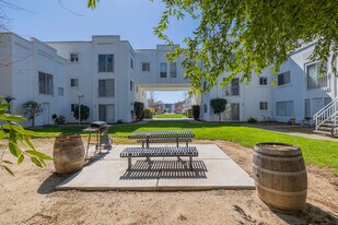 Napa Creek Apartments in Napa, CA - Building Photo