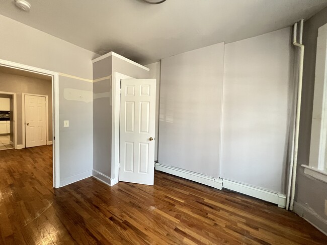 151 Wilkinson Ave, Unit 3L in Jersey City, NJ - Foto de edificio - Building Photo