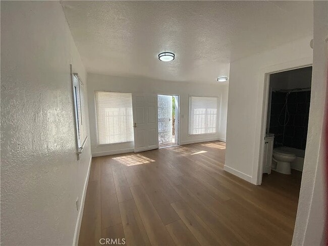 1235 E 99th St, Unit 1235 in Los Angeles, CA - Building Photo - Building Photo