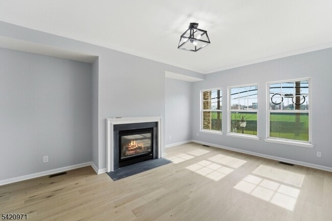 704 Green Ln in Union, NJ - Foto de edificio - Building Photo