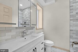 2528 E Allegheny Ave in Philadelphia, PA - Building Photo - Building Photo