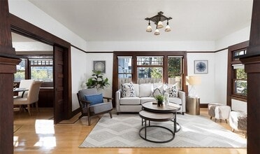 127 N Grand St in Orange, CA - Building Photo - Building Photo