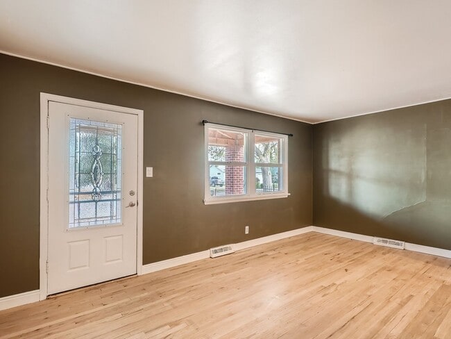 2241 S Linley Ct in Denver, CO - Building Photo - Building Photo