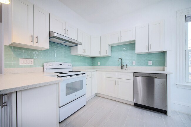 96 Washington St in Malden, MA - Building Photo - Building Photo