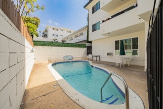 Martel Royale in Los Angeles, CA - Foto de edificio - Building Photo