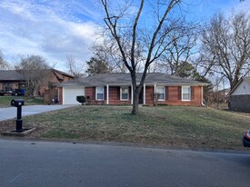 120 Ridgemont Pl in Franklin, TN - Building Photo