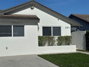 541 SW 89th Ct in Miami, FL - Building Photo - Building Photo