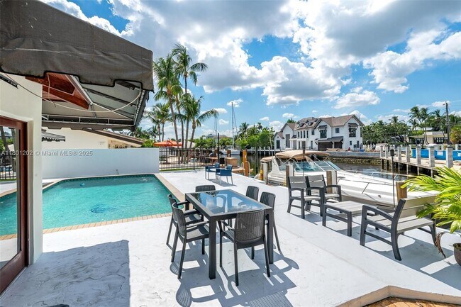 property at 325 Isle of Capri Dr