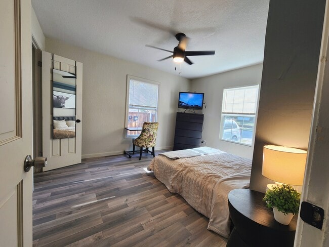 1402 Harlandale Ave in Dallas, TX - Building Photo - Building Photo