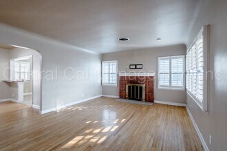 1004 El Rancho Dr in Bakersfield, CA - Building Photo - Building Photo