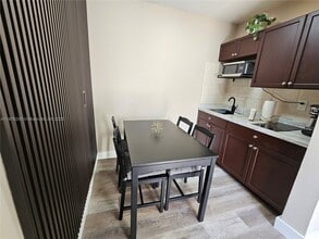 1265 SW 4th St in Miami, FL - Building Photo - Building Photo