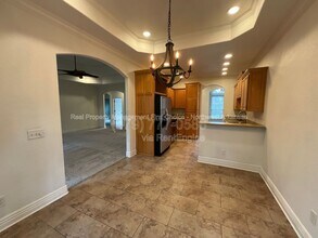 1 Dent Ln in Bella Vista, AR - Foto de edificio - Building Photo