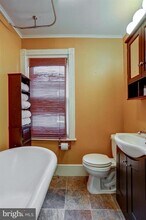 34 E Ross St, Unit 2 in Lancaster, PA - Foto de edificio - Building Photo