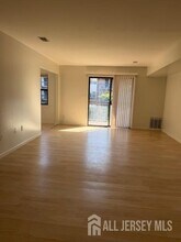 1508 Raspberry Ct in Edison, NJ - Building Photo - Building Photo