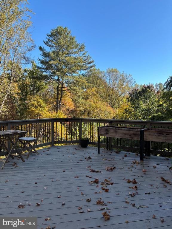 9830 Meadow Valley Dr in Vienna, VA - Building Photo - Building Photo