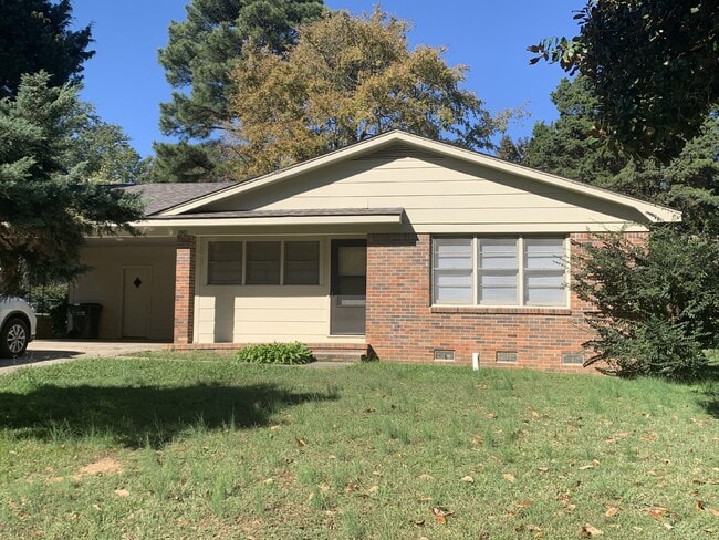property at 908 Twin Oaks Ave