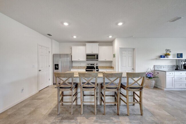 6301 NW Northwood Loop in Port St. Lucie, FL - Building Photo - Building Photo