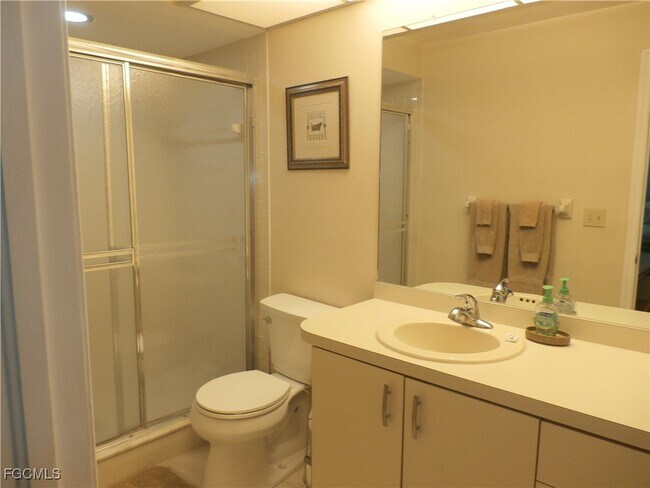 11300 Caravel Cir
