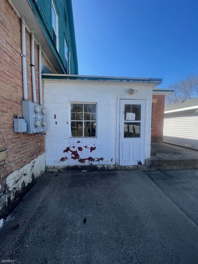 704 Blue Earth St photo'