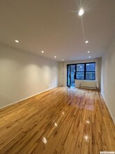 417 E 90th St in New York, NY - Building Photo - Building Photo