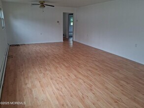 9 Harrington Dr S in Toms River, NJ - Foto de edificio - Building Photo