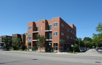 4504 W Irving Park Rd in Chicago, IL - Building Photo - Building Photo