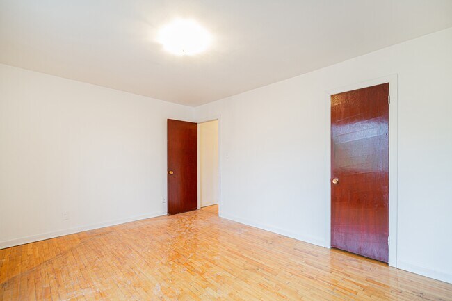 property at 6880-625e 25e Ave