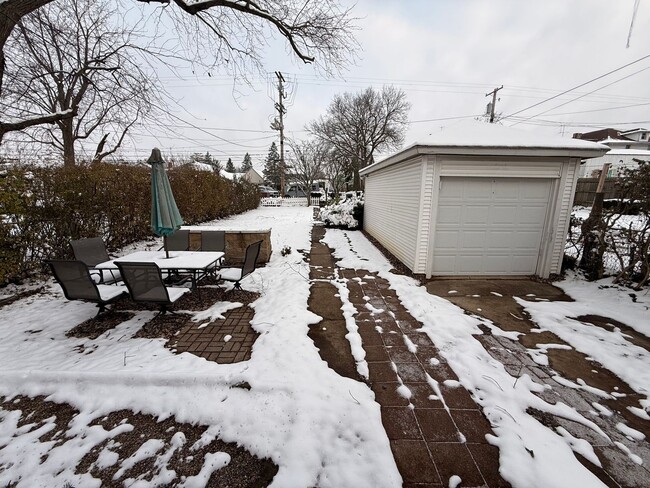 559 E Chestnut St in Lancaster, OH - Building Photo - Building Photo