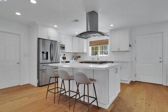 5880 Idlewild Ave in Livermore, CA - Building Photo - Building Photo