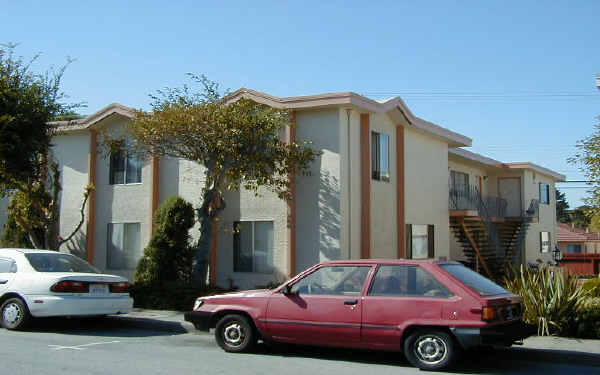 436 Richmond Dr in Millbrae, CA - Building Photo - Building Photo