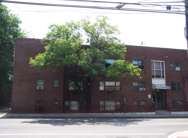 772-774 Grove St in Irvington, NJ - Building Photo - Building Photo