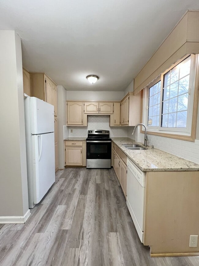 7715 W 96th Terrace in Overland Park, KS - Building Photo - Building Photo