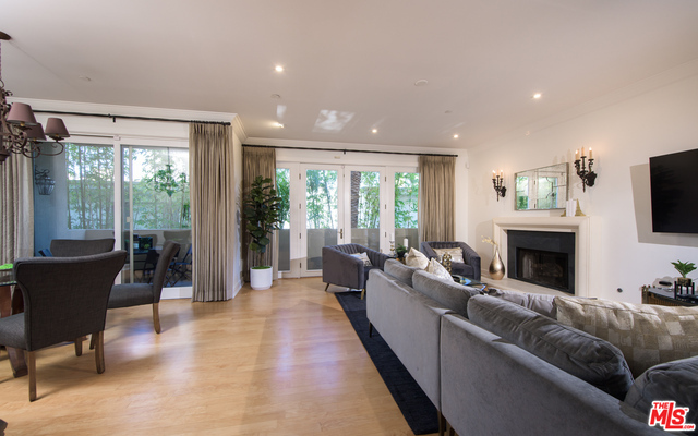 411 N Oakhurst Dr-Unit -305 in Beverly Hills, CA - Foto de edificio - Building Photo