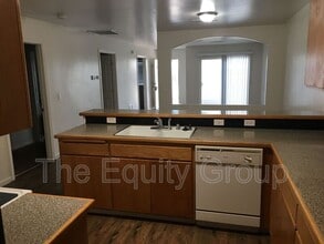 415 N Park St in Visalia, CA - Building Photo - Building Photo