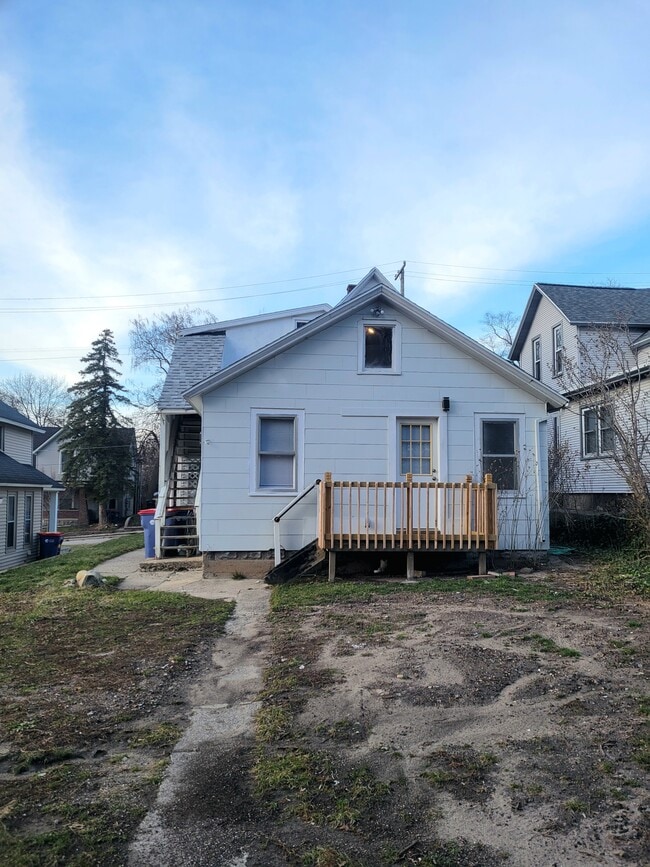 38 Grove St NE in Grand Rapids, MI - Building Photo - Building Photo