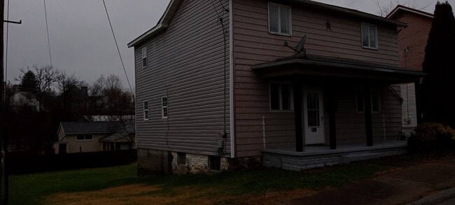 property at 108 S Depot St