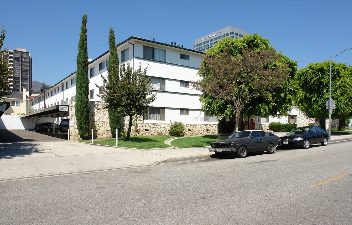 Wentworth House in Glendale, CA - Building Photo