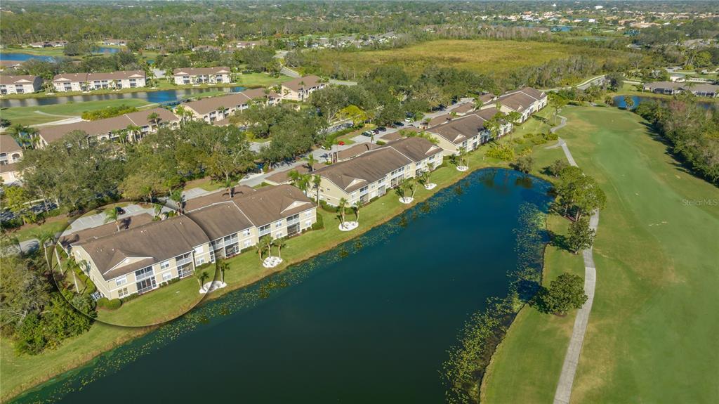 5241 Mahogany Run Ave in Sarasota, FL - Foto de edificio