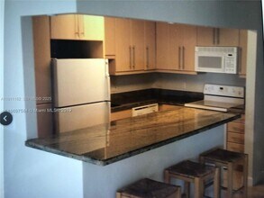 150 SE 25th Rd in Miami, FL - Building Photo - Building Photo