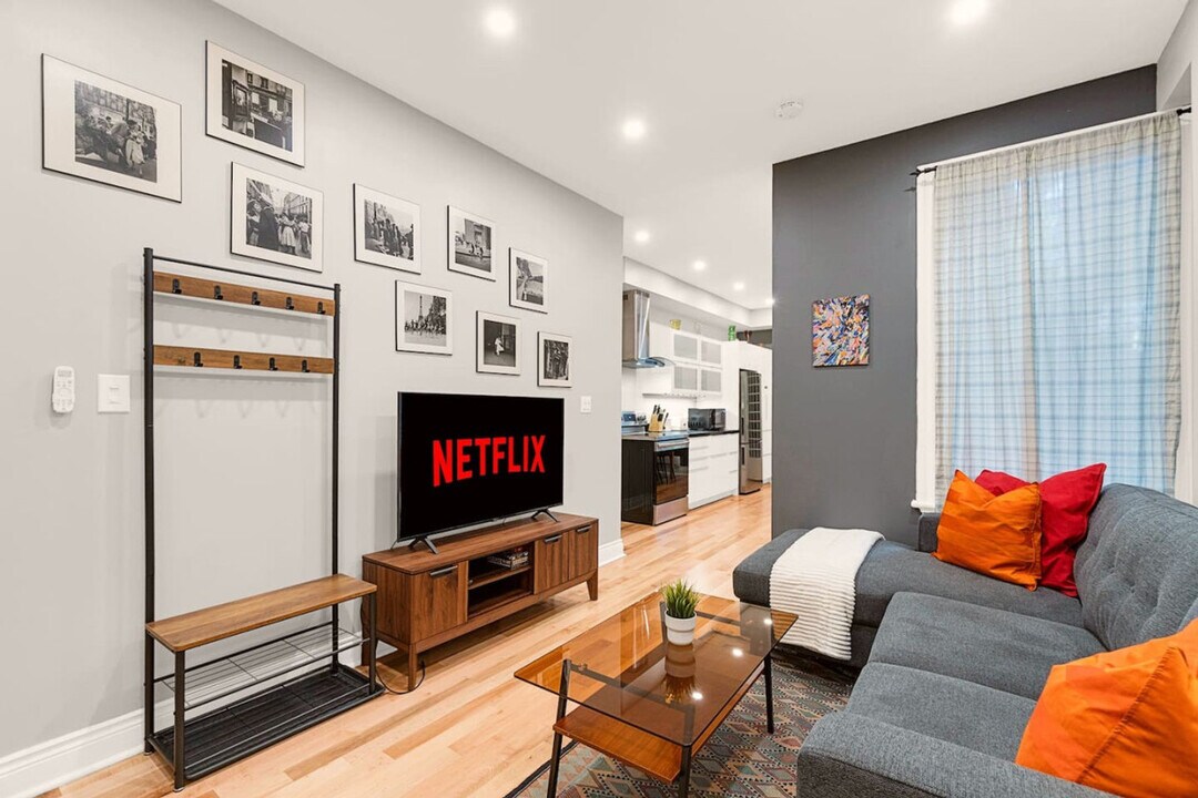 31 Granby St, Unit SI ID1403772P in Toronto, ON - Building Photo